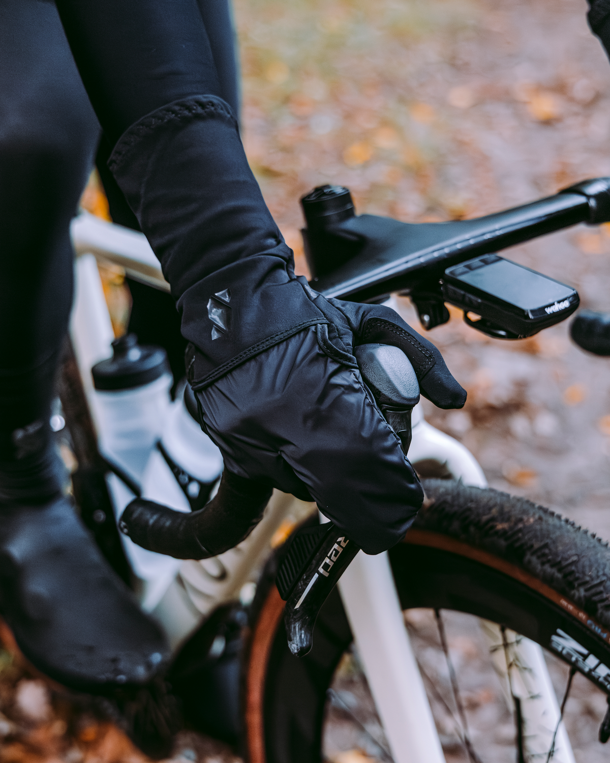 black-wind-block-gloves-accessoires-sockeloen