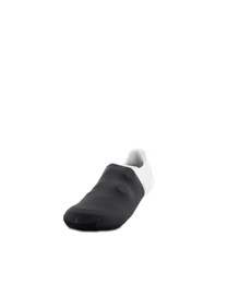 AEROTOESBLACK