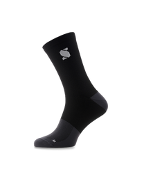 Black-essentials-cycling-socks-sockeloen