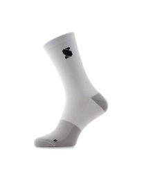 white-essentials-cycling-socks-sockeloen
