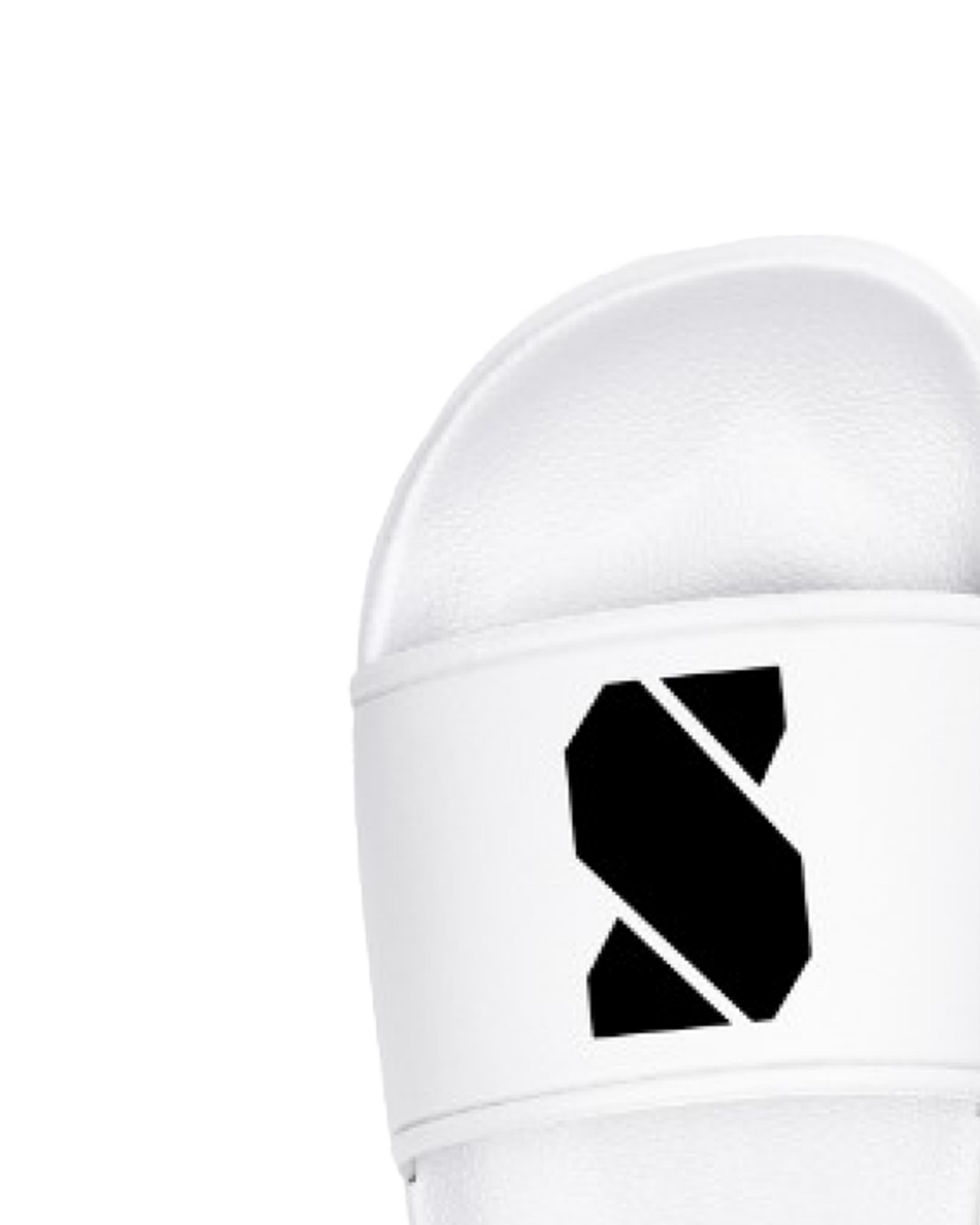 Logowhite-podium-slipper-accessoires-sockeloen