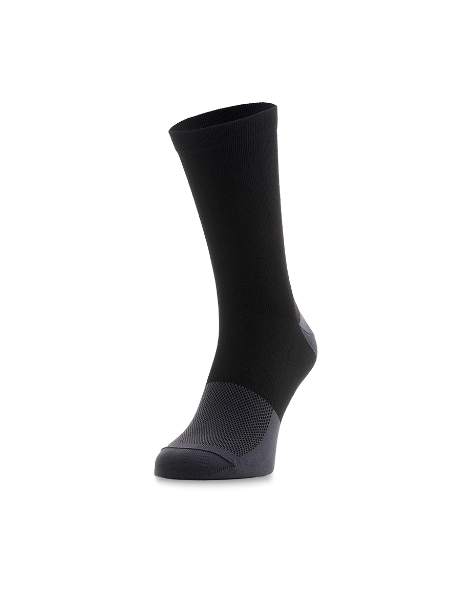 black-essentials-cycling-socks-3-pack-sockeloen