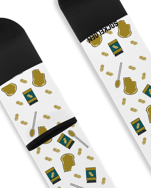white-peanut-butter-printed-cycling-socks-sockeloen
